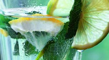 Bebida de Limão com Hortelã-pimenta Derrete a Barriga – Receita, Como Consumir e Benefícios