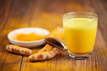 Suco de Açafrão da Terra Pós Treino – Receita, Como Consumir e Benefícios