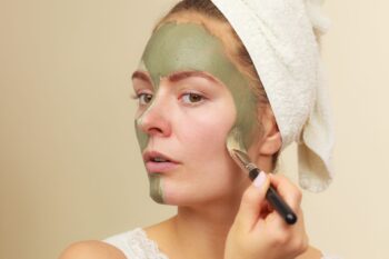 Máscara de Babosa Com Argila Verde Combate Acne – Receita e Como Aplicar