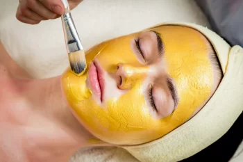 Máscara de Argila Dourada Rejuvenesce a Pele – Receita, Como Aplicar e Benefícios