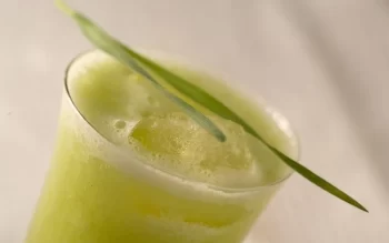 Chá Verde Com Abacaxi Gelado Combate Inchaço e Emagrece – Receita e Benefícios