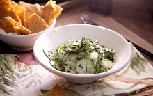 Salada Oriental de Pepino Emagrece – Como Consumir, Receita e Benefícios