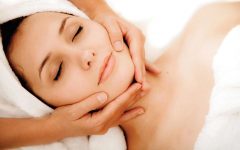 Massagem Facial Afina Papada, Nariz e Reduz Bolsas – Como Fazer e Benefícios