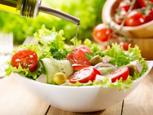 Como Consumir a Salada de Folhas Com Damasco 