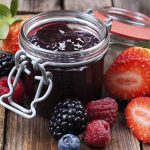 Geleia de Caqui Com Frutas Vermelhas Fit – Receita, Como Consumir e Benefícios